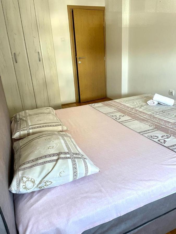 Naki Apartmani ポドゴリツァ エクステリア 写真