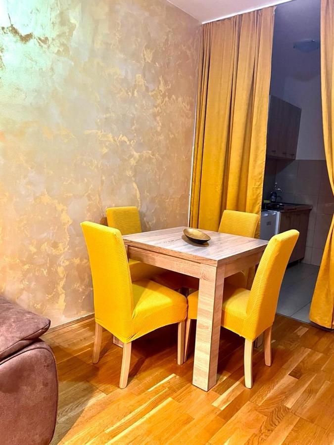 Naki Apartmani ポドゴリツァ エクステリア 写真