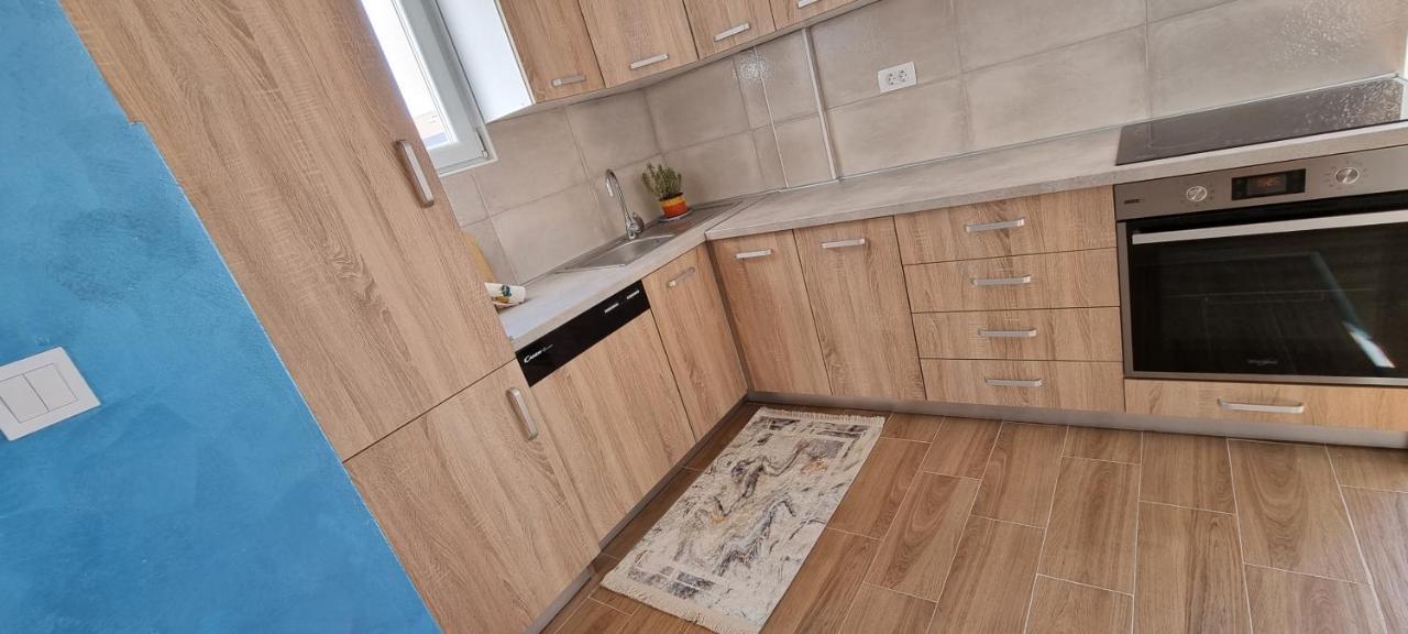 Naki Apartmani ポドゴリツァ エクステリア 写真