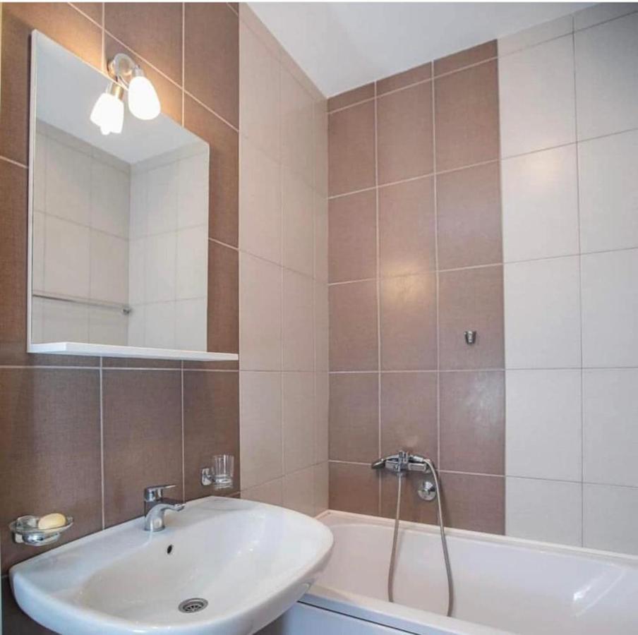 Naki Apartmani ポドゴリツァ エクステリア 写真